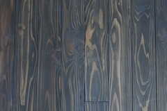 床材は屋久杉のイカスミ塗装。（A102号室）※モデルルームです。(2019-12-01,専有部,ROOM,1F)