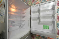 冷蔵庫の内部。専有部ごとに使えるスペースが決まっています。(2020-09-08,共用部,KITCHEN,1F)