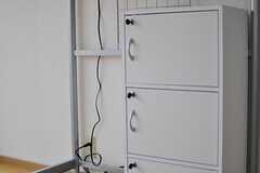 鍵付きの収納BOXがベッドごとに用意されています。（303号室）(2012-11-22,専有部,ROOM,3F)
