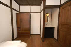 専有部の様子3。洗面台は各室に付いている。（101号室）(2008-12-15,専有部,ROOM,1F)