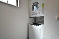 洗濯機と乾燥機の様子。(2020-08-04,共用部,LAUNDRY,2F)