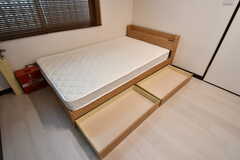 ベッドは引き出し付き。（402号室）(2021-08-31,専有部,ROOM,4F)