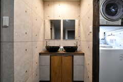 廊下に設置された洗面台の様子。(2020-02-13,共用部,WASHSTAND,2F)