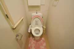 ウォシュレット付きトイレの様子。(2012-02-24,共用部,TOILET,4F)