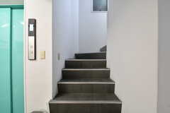 階段の様子。(2022-12-20,共用部,OTHER,2F)
