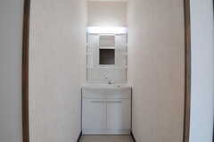 廊下に設置された洗面台の様子。(2013-03-12,共用部,OTHER,3F)