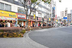 JR総武線・平井駅前の様子。飲食店も多数。(2017-02-14,共用部,ENVIRONMENT,1F)
