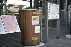JR南武線・矢川駅の様子2。図書館の返却BOXが設置されています。(2018-06-29,共用部,ENVIRONMENT,1F)