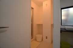 脱衣室の様子。バスルームは1室設けられています。（男性専用）(2014-11-04,共用部,BATH,1F)