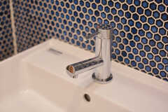 洗面台の水栓。（103号室）(2023-04-26,専有部,ROOM,1F)