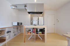 キッチンは、カクカクしかくい。(2012-12-24,共用部,KITCHEN,3F)