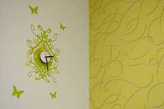 蝶々舞う、壁がけ時計。(2014-03-05,共用部,LIVINGROOM,1F)