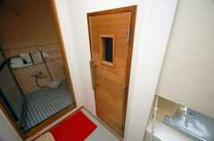 サウナ室の扉。(2008-11-05,共用部,BATH,2F)