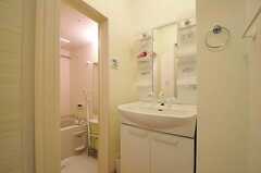 脱衣室の様子。洗面台が設置されています。(2012-07-09,共用部,OTHER,1F)