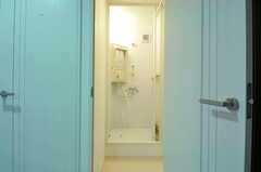 シャワールームの様子。(2012-10-18,共用部,BATH,2F)