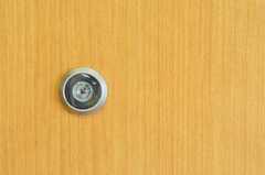 301号室のドアのみ、ドアスコープがついています。（301号室）(2012-06-18,専有部,ROOM,3F)