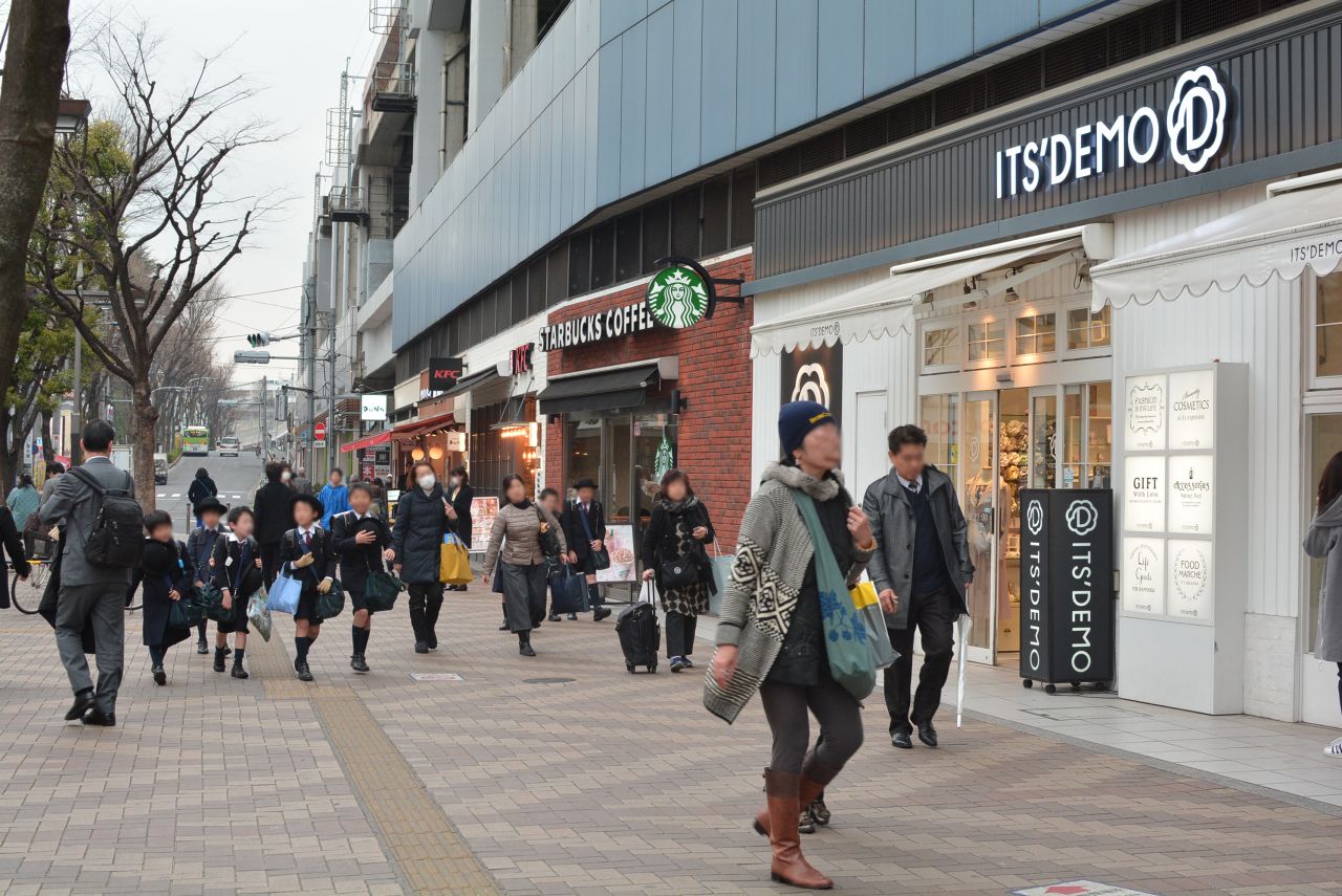 各線・赤羽駅前の様子。|1F 周辺環境