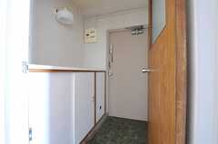 玄関の様子。9Fの入居者さん専用です。(2013-03-11,周辺環境,ENTRANCE,9F)