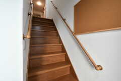 階段の様子。リビングは2階と3階にあります。(2020-09-30,共用部,OTHER,1F)