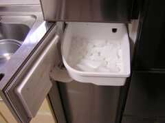 氷が自動で出来ちゃう冷蔵庫(2008-01-08,共用部,OTHER,1F)