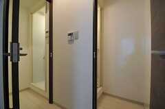 シャワールームは2室。(2013-07-31,共用部,BATH,1F)
