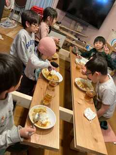 子ども食堂の様子。 ※事業者様提供素材(2022-08-03,共用部,PARTY,1F)