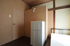 壁の上のスペースも収納として使用できます。（203号室）(2013-03-11,専有部,ROOM,2F)