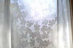 窓は葉っぱ柄。（204号室）(2013-03-11,専有部,ROOM,2F)