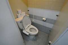 トイレはウォシュレット付き。	(2014-03-05,共用部,TOILET,1F)