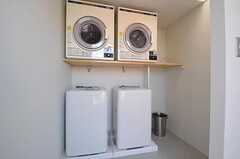 洗濯機、乾燥機の様子。(2012-03-29,共用部,LAUNDRY,4F)