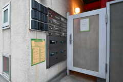 郵便受けと宅配ボックスが設置されています。(2023-01-12,周辺環境,ENTRANCE,1F)
