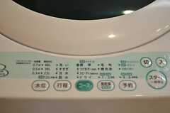 洗濯機は乾燥機能が付いています。(2012-01-09,共用部,LAUNDRY,2F)