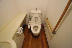 ウォシュレット付きトイレの様子。(2012-08-01,共用部,TOILET,5F)