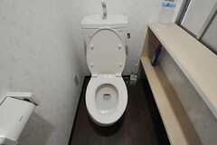 トイレの様子。(2013-09-23,共用部,TOILET,2F)