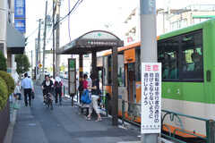 錦糸町や清澄白河へ向かうバス停まで徒歩2分ほどです。(2018-10-01,共用部,ENVIRONMENT,1F)