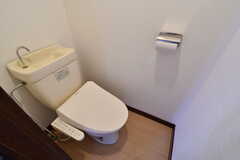 ウォシュレット付きトイレは2室用意されています。(2017-06-01,共用部,TOILET,1F)