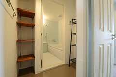 バスルームの脱衣室は広めです。(2013-07-22,共用部,BATH,3F)