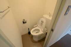 トイレはウォシュレット付きです。(2013-07-22,共用部,TOILET,3F)