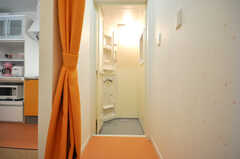 シャワールームと脱衣室の様子。(2010-04-09,共用部,BATH,1F)