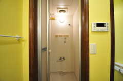 シャワールームの様子。(2013-10-15,共用部,BATH,2F)