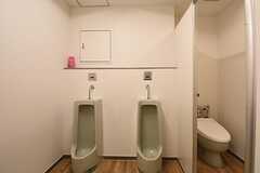 男性用トイレの様子。(2016-09-01,共用部,TOILET,1F)