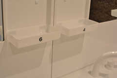 洗面台のトレイも専有部ごとにスペースが分けられています。(2016-06-27,共用部,OTHER,1F)