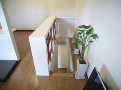 という事でラウンジ階段全容。階段ほっそいです。(2007-07-17,共用部,LIVINGROOM,3F)