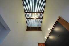 天井は2階分ほどの高さがあります。（106号室）(2014-03-14,専有部,ROOM,1F)
