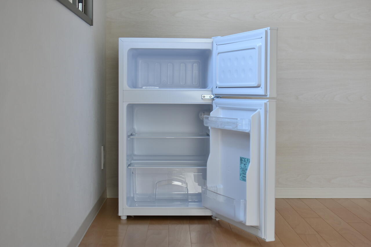 冷蔵庫の様子。全室に備え付けられています。（102号室）|1F 部屋