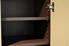 靴箱の棚は、高さが調節可能です。(2012-05-31,周辺環境,ENTRANCE,26F)