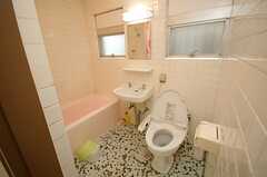 バスルームの様子。トイレがあります。（305号室）(2008-07-30,共用部,TOILET,3F)