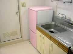 キッチンの冷蔵庫。(2007-09-04,共用部,KITCHEN,4F)