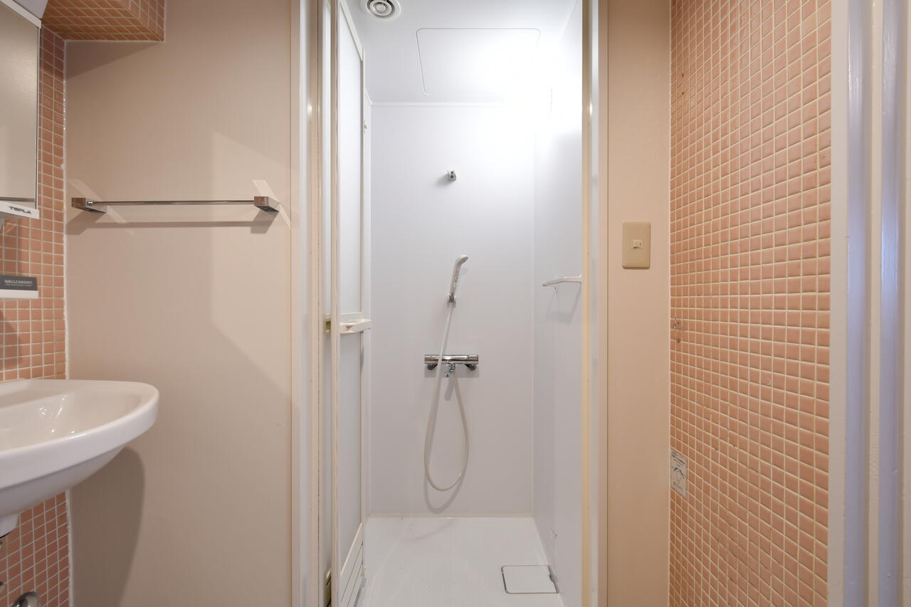 シャワールーム。（501号室）|5F 浴室
