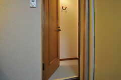 シャワールームのドアの様子。(2011-06-24,共用部,BATH,2F)